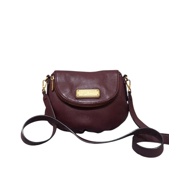 Marc Jacobs Handbags - Elegant Burgundy Leather Crossbody Bag